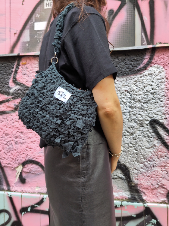 chrocheted bag, black